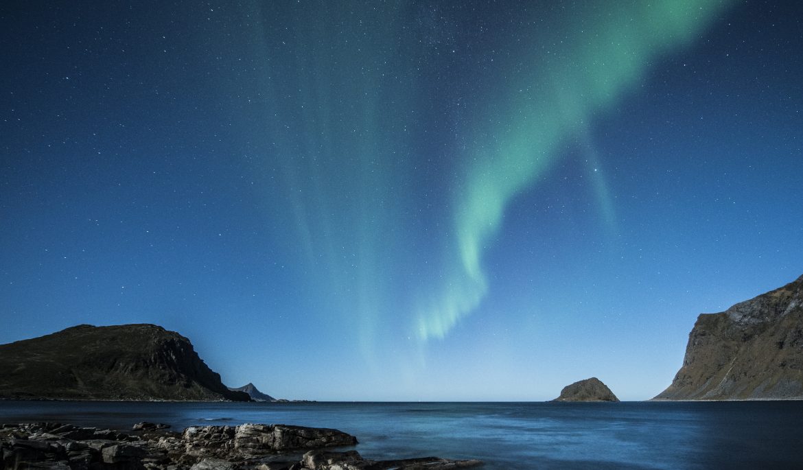 Aurora polar: o espetáculo de explosão de luzes no céu