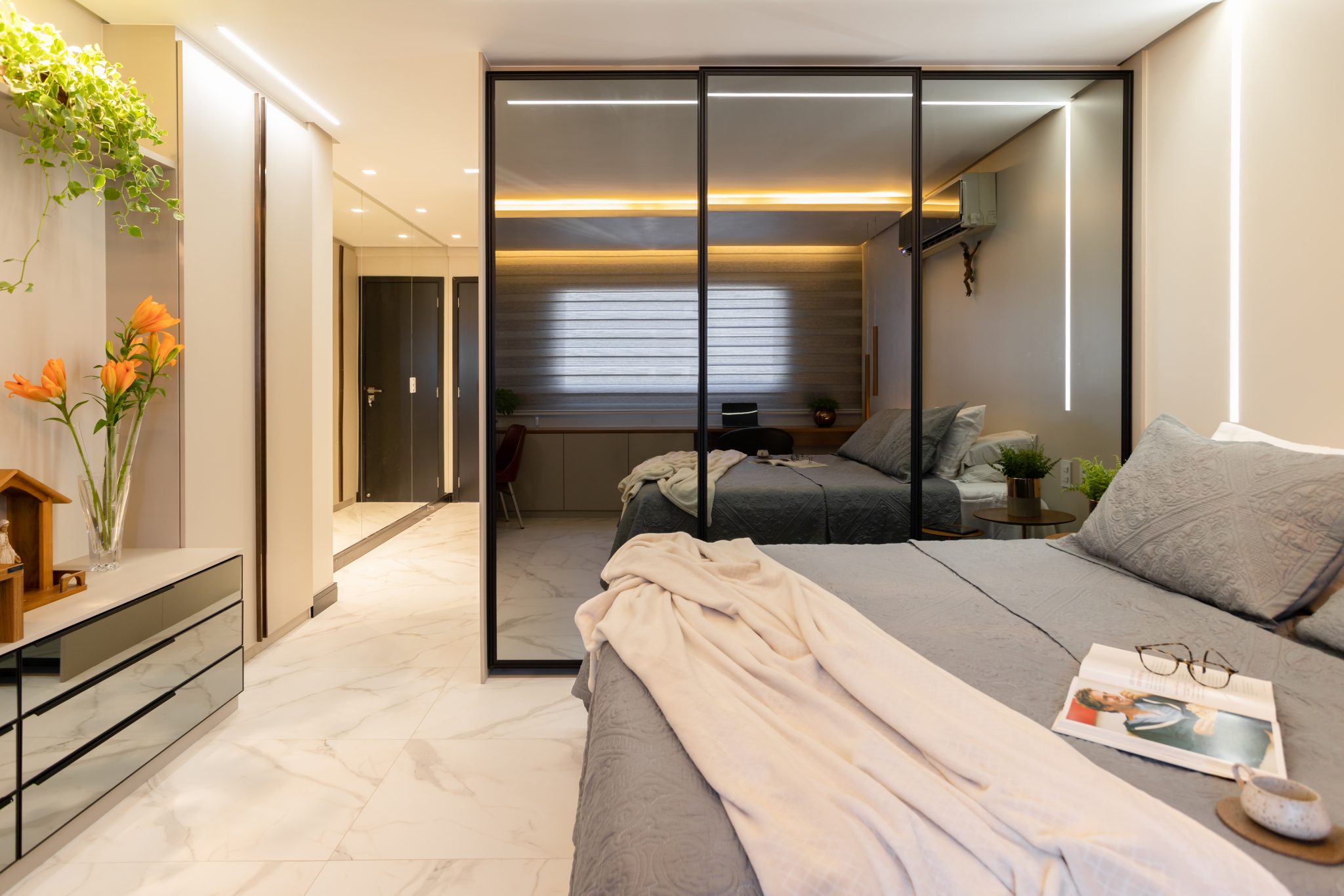 Quarto com Closet: 10 dicas para acertar na decoração! • Finger Móveis ...