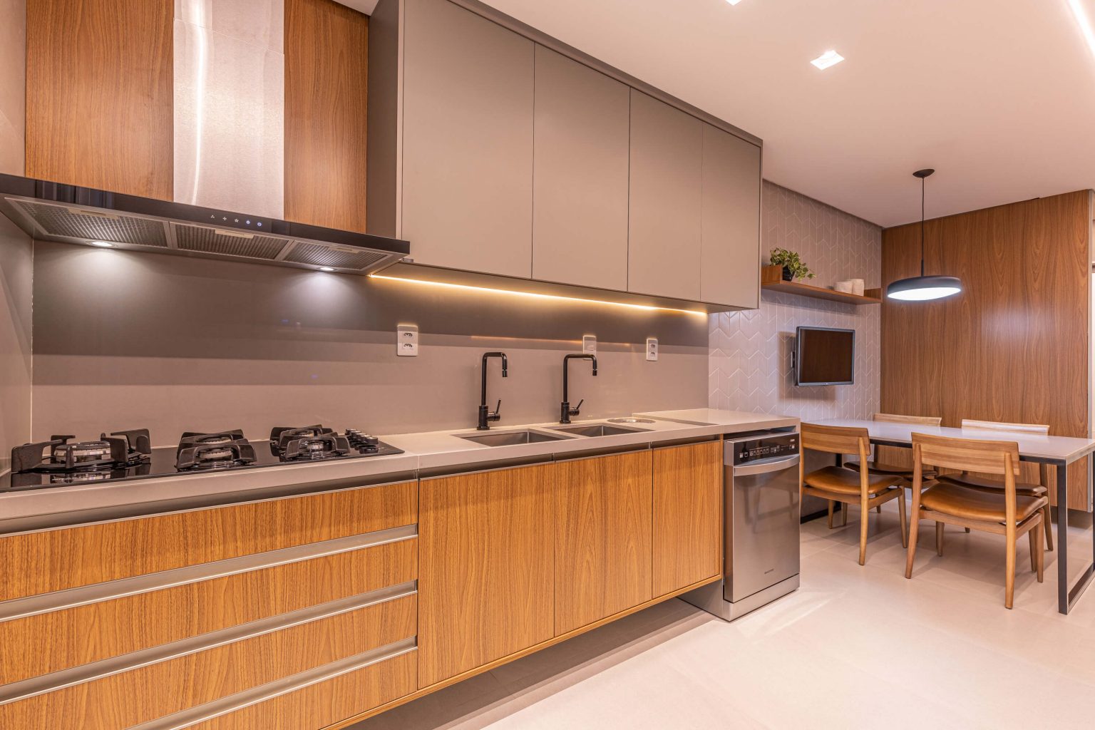 Cores na cozinha: Confira 07 dicas para usar no seu ambiente!