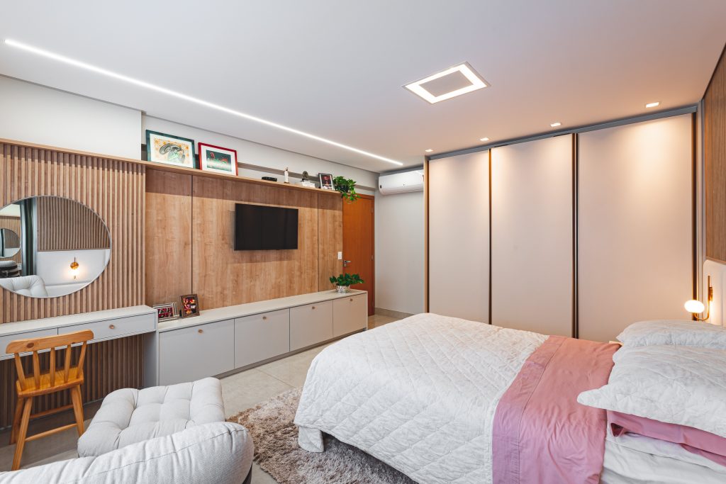 quarto multifuncional com penteadeira e camarim