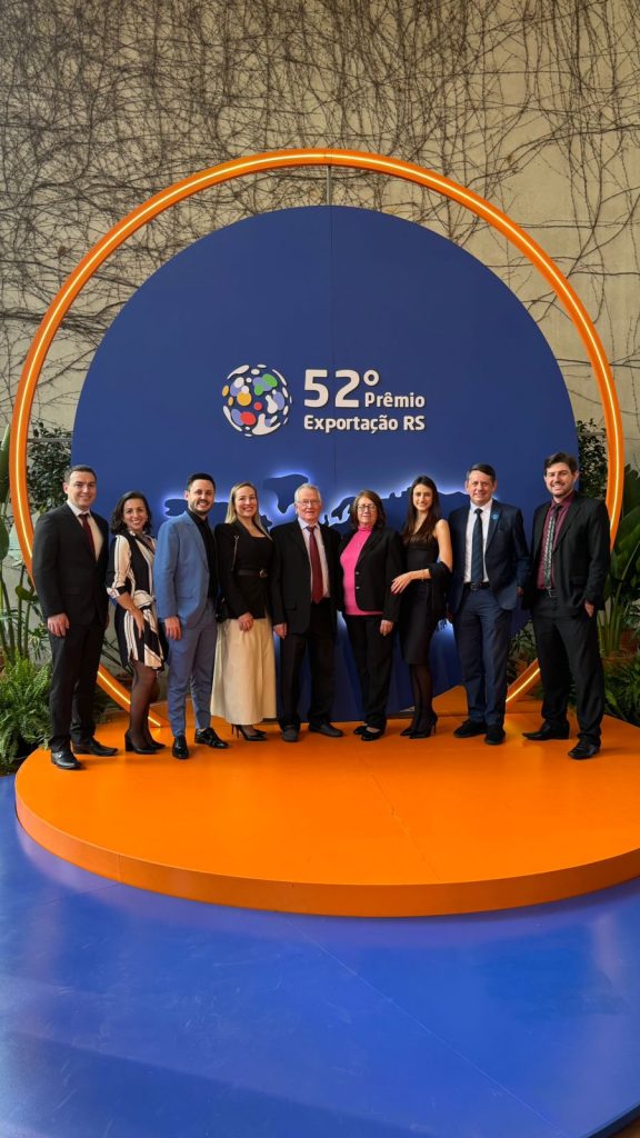 Família Finger e Colaboradores Presentes na Cerimônia de Premiação do Prêmio Exportação RS