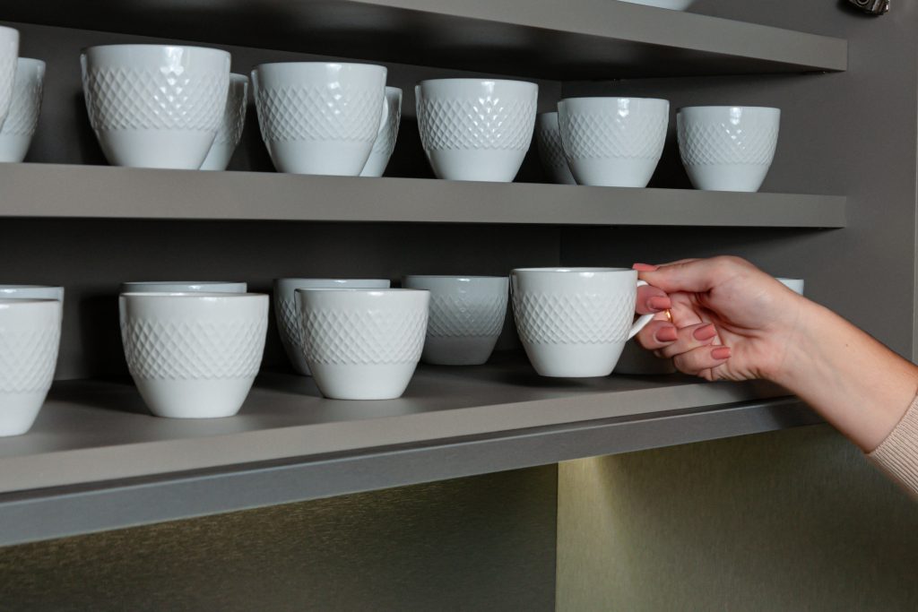 Detalhes organização de armários de cozinha para xícara, prateleira robusta de 25mm - Robust - Coleção Soul, armário fendi