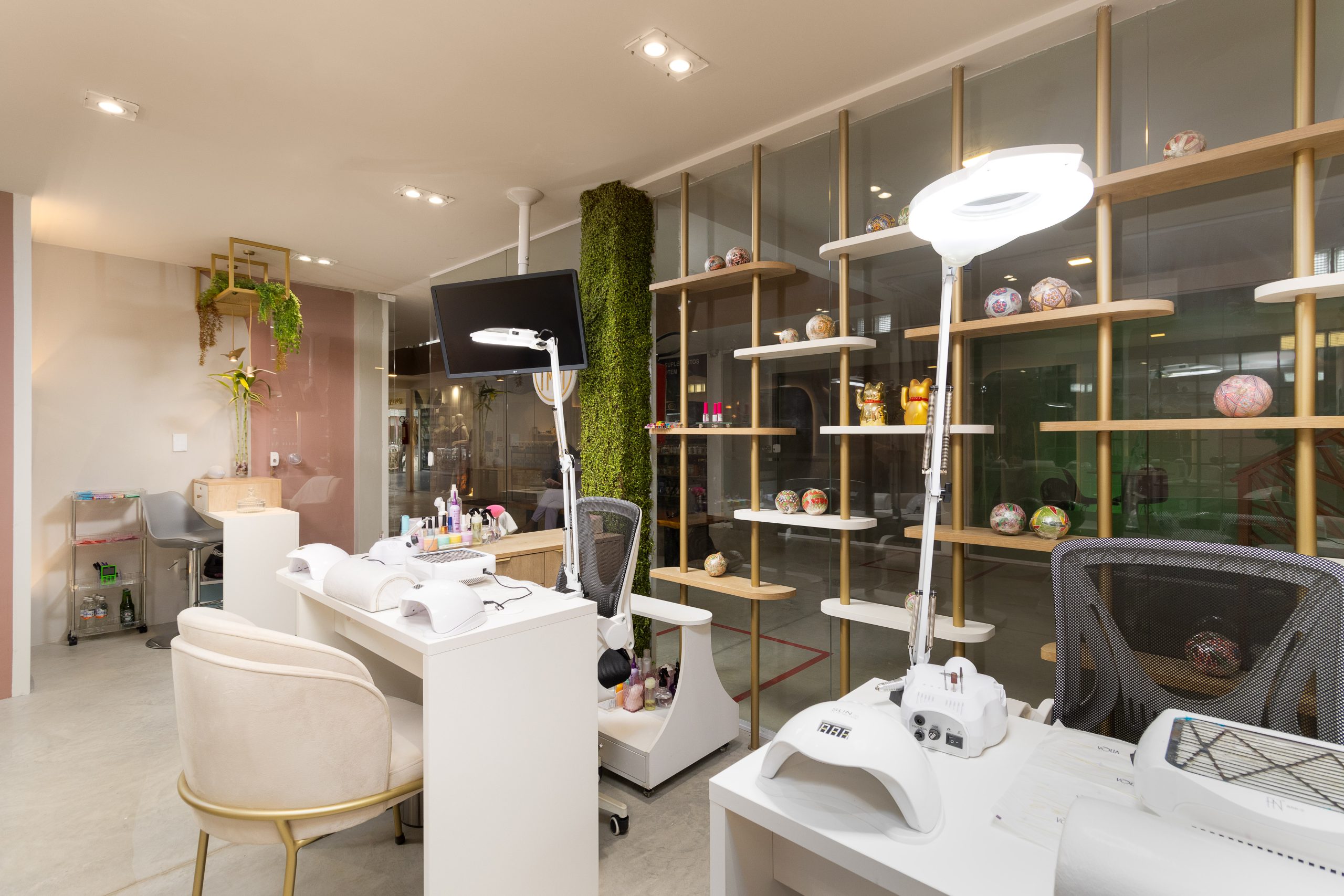 Móveis planejados para escritório e clinica de estética 