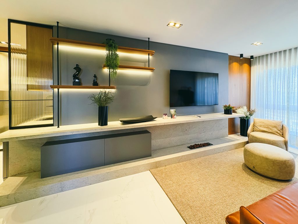 sala de estar com lareira estilo urbano e mais industrial