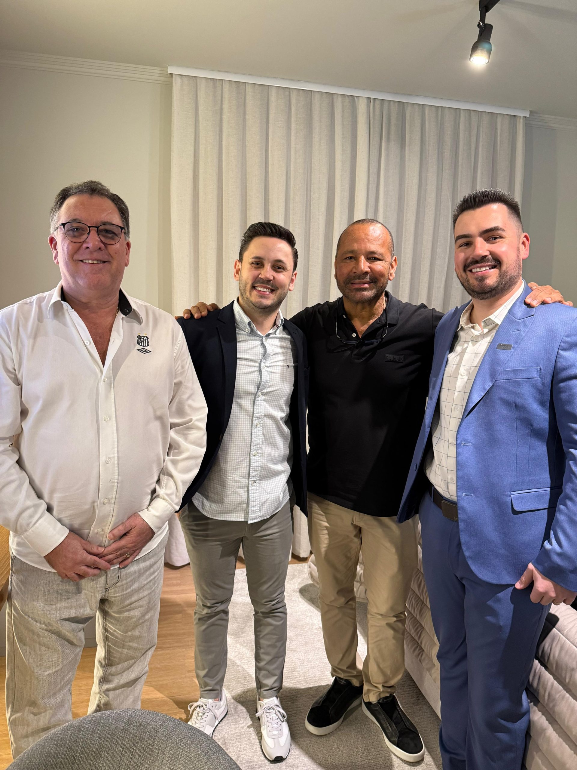 Junior Finger, paulo assumpçção, presidente do Clube E Neymar Pai na cerimônia de inauguração do CT Rei Pelé