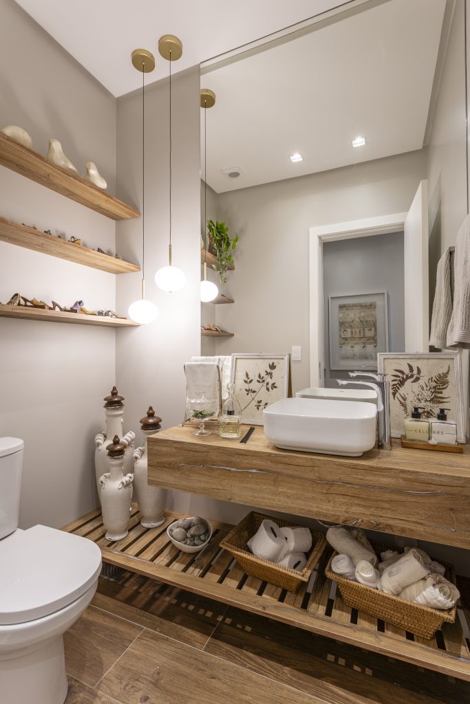 Banheiro rustico - com design afetivo - peças antigas se complementam com o contemporâneo. decoração com mistura de estilos