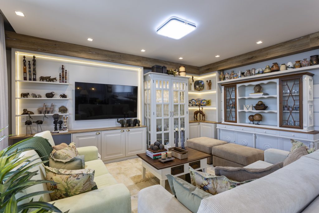 Sala de estar - living com móveis vintage - decoração afetiva - um lar que mistura o vintage com o contemporâneo. decoração com mistura de estilos