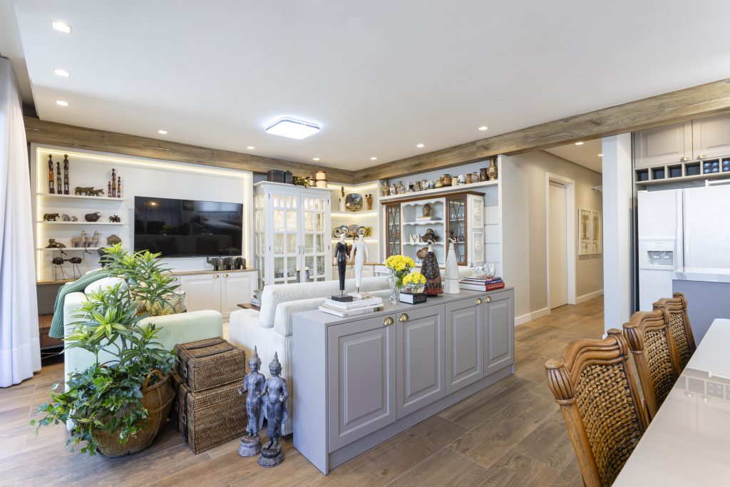 Sala de estar - living com móveis vintage - decoração afetiva - um lar que mistura o vintage com o contemporâneo. decoração com mistura de estilos