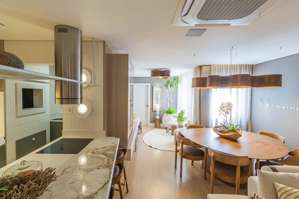 Sala de Jantar Moderno - Living Aconchegante e contemporâneo em tons claros