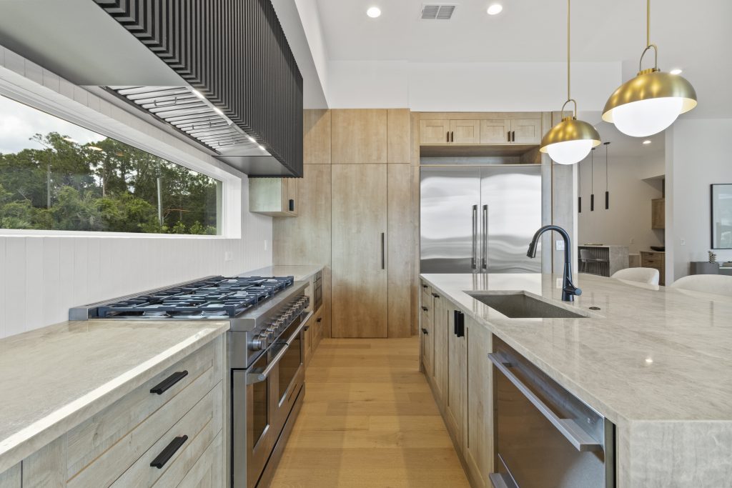 Projeto Cozinha com Ilha com portas SHAKER Alto padrão nos estados unidos. Cozinha americana.