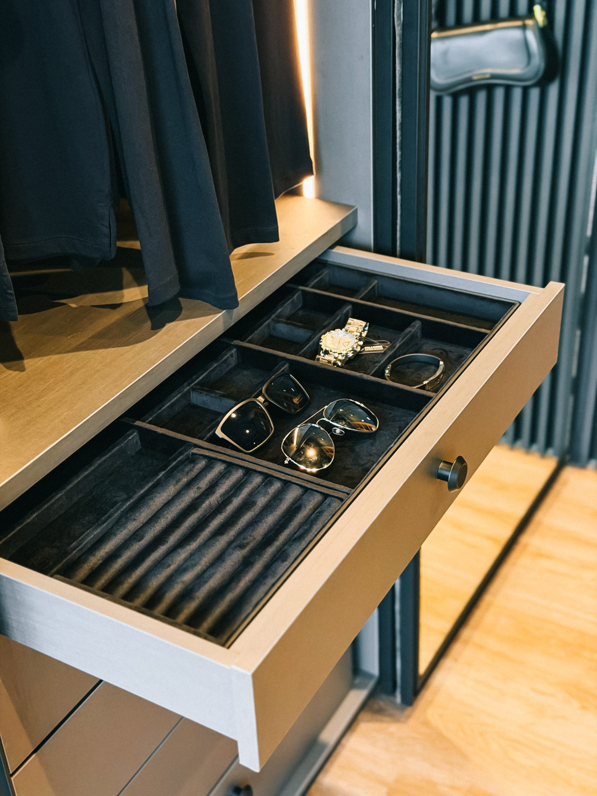 Organizador de dormitório - porta joias - zeithaus Organização de closet